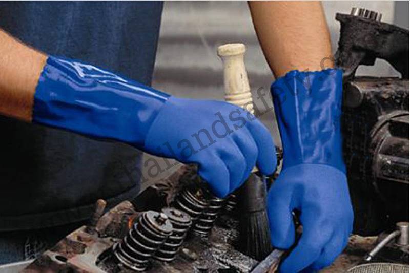 http://thailandsafety.com/wp-content/uploads/2013/08/pl3600390-working_safety_pvc_gloves.jpg